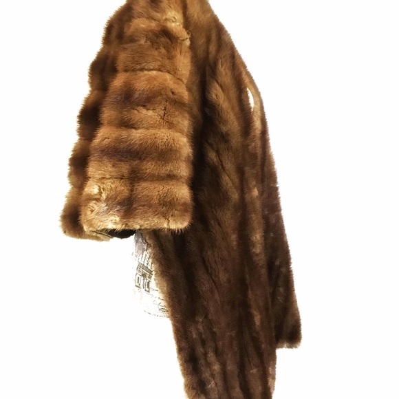 Authentic Vintage Jonas Bros Beaver Shawl - Picture 3 of 10